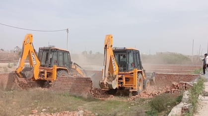 ग्रेटर नोएडा में बड़ा ऐक्शन, 15 हजार वर्ग मीटर जमीन पर चला योगी का बुलडोजर, करोड़ों में है कीमत