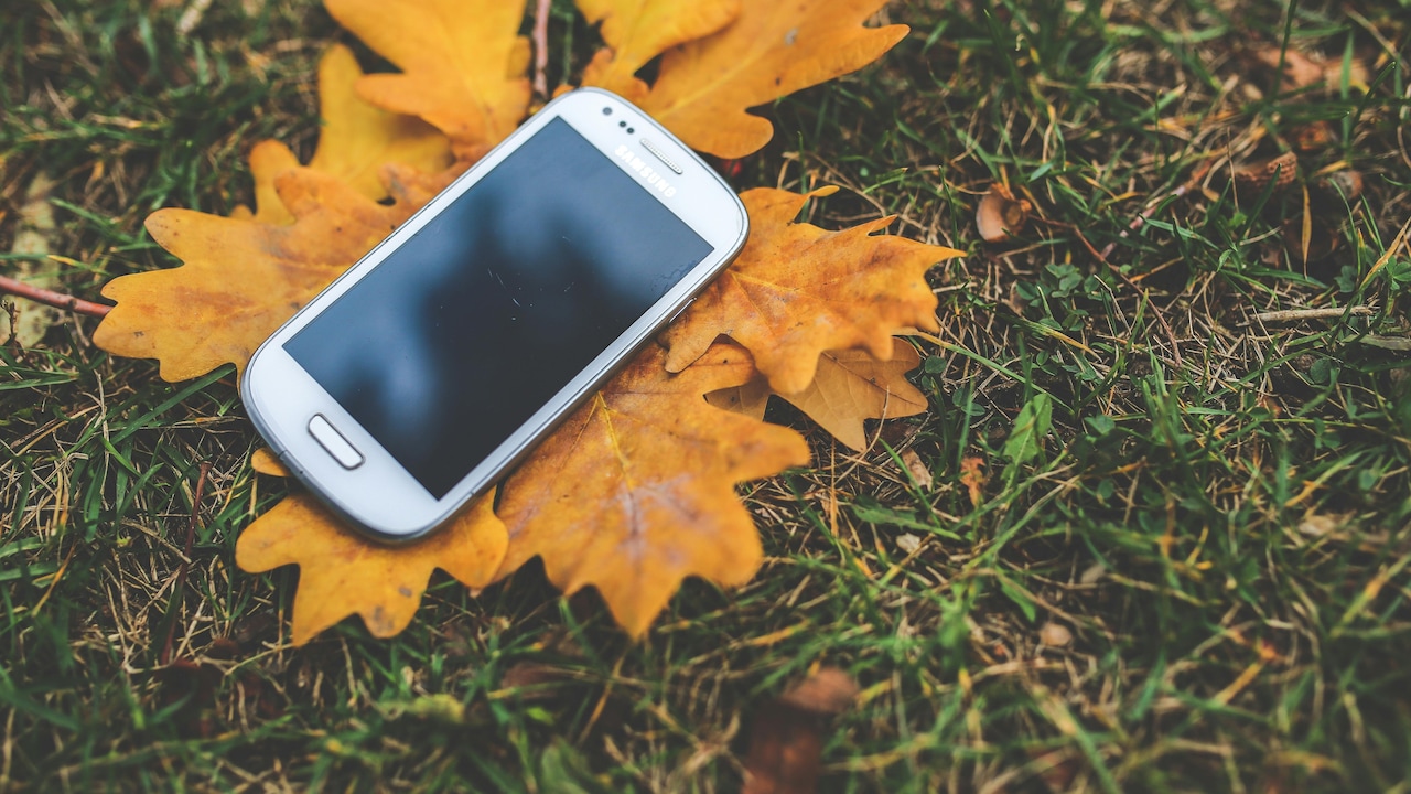 10 Smart Ways To Fix Fast Smartphone Battery Drain At Home And Improve Daily Performance