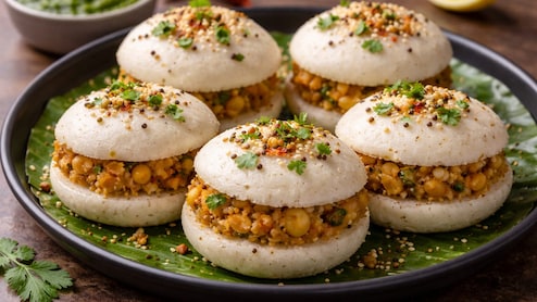 बर्गर छोड़िए, घर पर बनाइए &lsquo;स्टीम्ड सूजी बर्गर&rsquo;(Steamed Sooji Burger) , हेल्दी भी और स्वाद में भी जबरदस्त