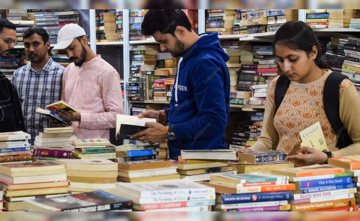 नोएडा में इन 5 जगहों पर लगा Book Exchange मेला, घर ले जा सकेंगे निशुल्क पुस्तकें, जानिए लोकेशन