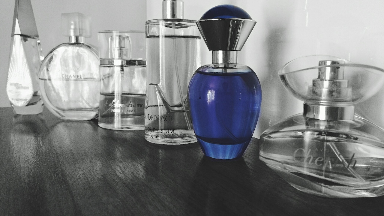 5 Long-Lasting Perfumes That Stay Noticeable For Many Hours Of Wear