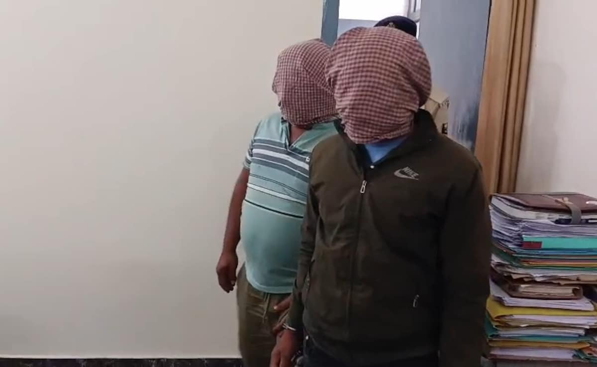 नेपाल से बिहार हो रही गांजे की सप्लाई, 85 किलो गांजा के साथ दो तस्करों को पुलिस ने दबोचा