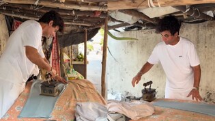 कोयले वाली प्रेस से कपड़े चमकाते दिखे सुनील ग्रोवर, वीडियो देख फैंस हुए हैरान, बोले- नया धंधा भी हिट