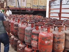 223 गैस सिलेंडर जब्त, साउथ दिल्ली के घनी आबादी वाले इलाके में बना रखा था अवैध गोदाम, दो गिरफ्तार