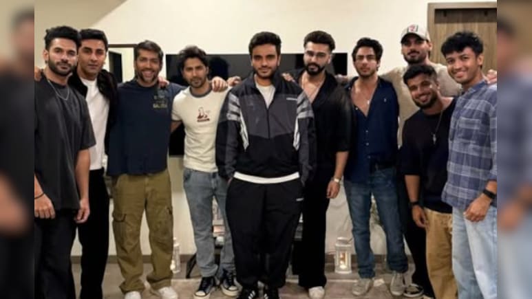 Count The Stars In This Viral Pic: Ranbir Kapoor, Aryan Khan And Others