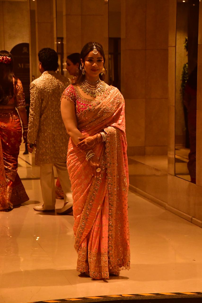 Arjuns sister, Sara Tendulkar, wore a baby pink lehenga. Photo: Varinder Chawla 