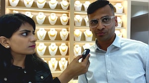 War Tensions Slow Dubai Gold Market As Tourist Footfall Drops