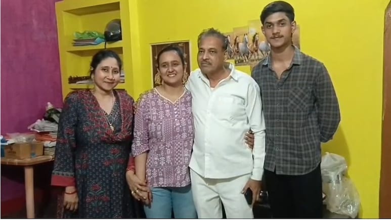 UPSC Result 2025: पिता चलाते हैं किराने की दुकान, बेटी दर्शना ने UPSC की परीक्षा में हासिल की 383वीं रैंक, दूसरे प्रयास में बनी IPS