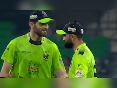 पाकिस्तानी खिलाड़ी हुआ शर्मसार, PSL मैच में बॉल टैंपरिंग करने के आरोप पर फखर जमां ने दिया जवाब