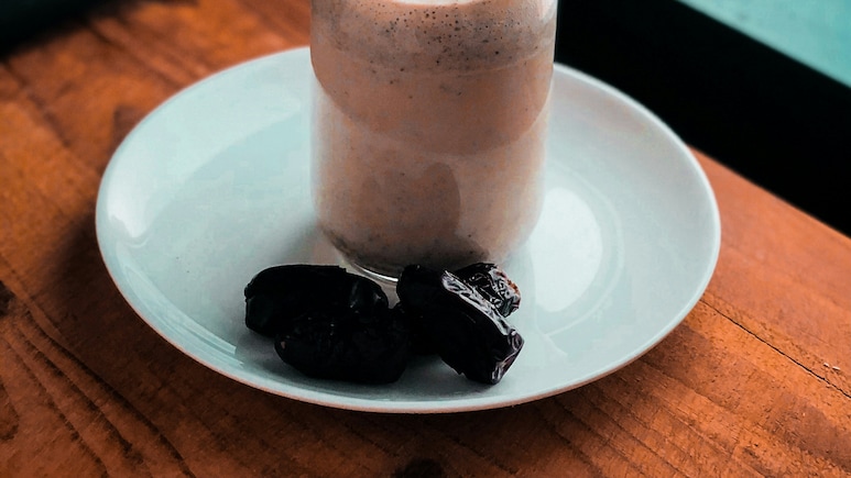 Soha Ali Khan Protein Smoothie Recipe: सोहा अली खान ने इंस्टाग्राम पर शेयर की अपनी रोज की हेल्दी स्मूदी रेसिपी, देती है 30-35 ग्राम प्रोटीन