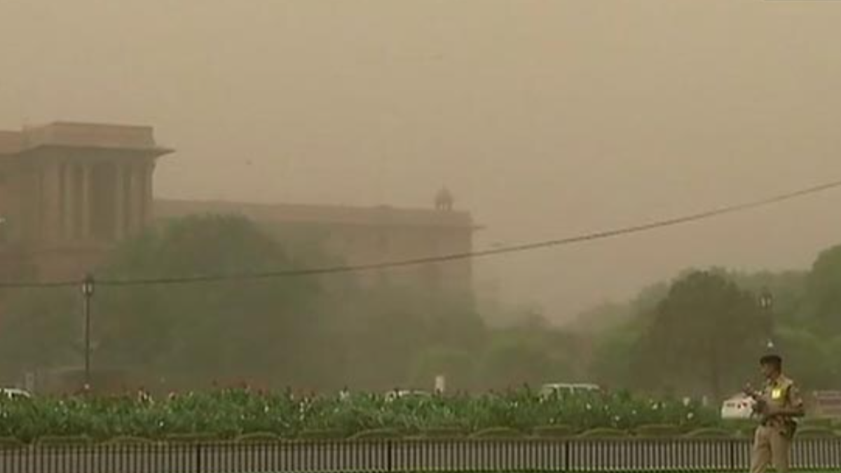 तेज आंधी ने अचानक बदला दिल्ली-NCR का मौसम, बारिश का भी अलर्ट, पढ़िए IMD का अपडेट