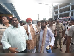 किसान नेता राकेश टिकैत गिरफ्तार, भुवनेश्वर में पैदल मार्च के बीच में उठा ले गई पुलिस, कार्यकर्ताओं में आक्रोश