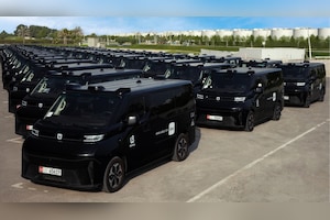 Uber Begins Autonomous Taxi's in Abu Dhabi - We Took a Ride With Sachin Kansal, CPO at Uber