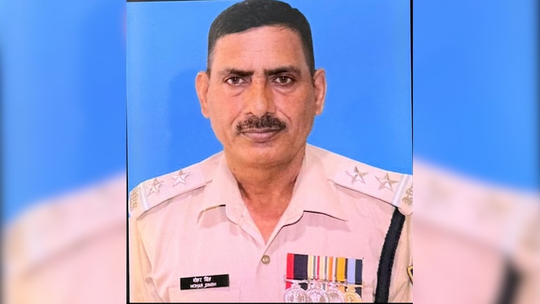 छत्तीसगढ़ में ड्यूटी के दौरान सीआरपीएफ सब-इंस्पेक्टर का निधन, तिरंगा यात्रा के साथ गांव ने किया अंतिम सलाम