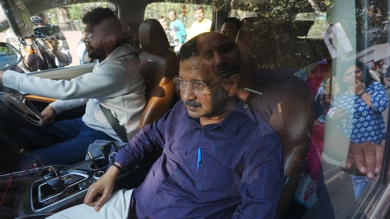 दिल्ली में सड़कें टूटी हैं, अस्पतालों में दवाइयां नहीं, लेकिन BJP को जनता के मुद्दों से मतलब नहीं : केजरीवाल