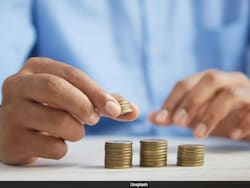 Got Rs 100 To Invest? Here's How To Split It Between Shares, Gold And FD