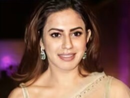 एक्ट्रेस अपने शरीर में छिपा कर लाती थी सोना, एक साल में की 127 किलो सोने की तस्करी, जानें कौन है रान्या राव