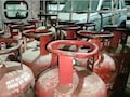 LPG Gas Crisis: गैस सिलेंडरों की कालाबाजारी पर पुलिस का शिकंजा, भोपाल और नीमच में बड़ी कार्रवाई