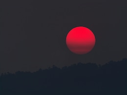 सुर्ख चांद से लेकर ग्रहों की नजदीकी तक...मार्च में आसमान दिखाएगा रहस्यमयी जलवा