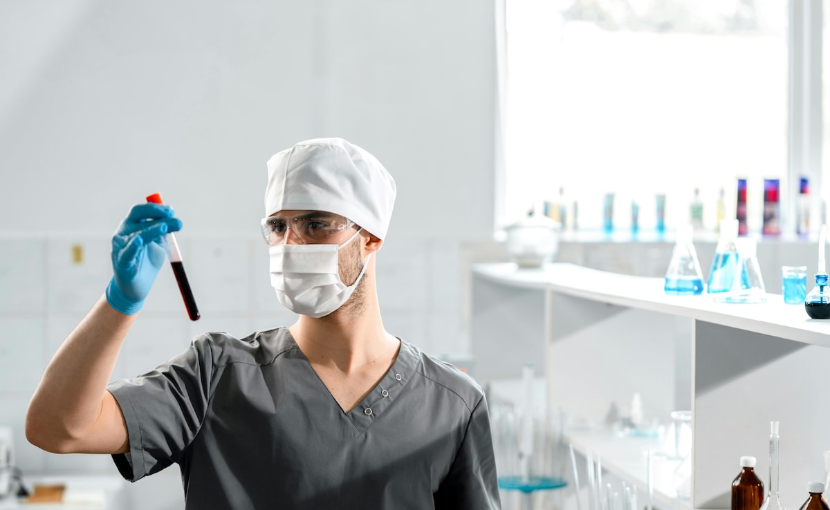 केंद्र सरकार कर रही खून से बनने वाली दवाओं के जांच नियमों में बदलाव की तैयारी