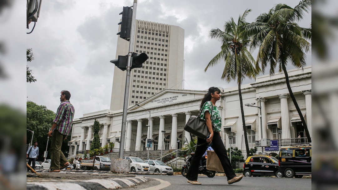 RBI Urged To Relax New FX Rules As $30 Billion Unwinding Looms