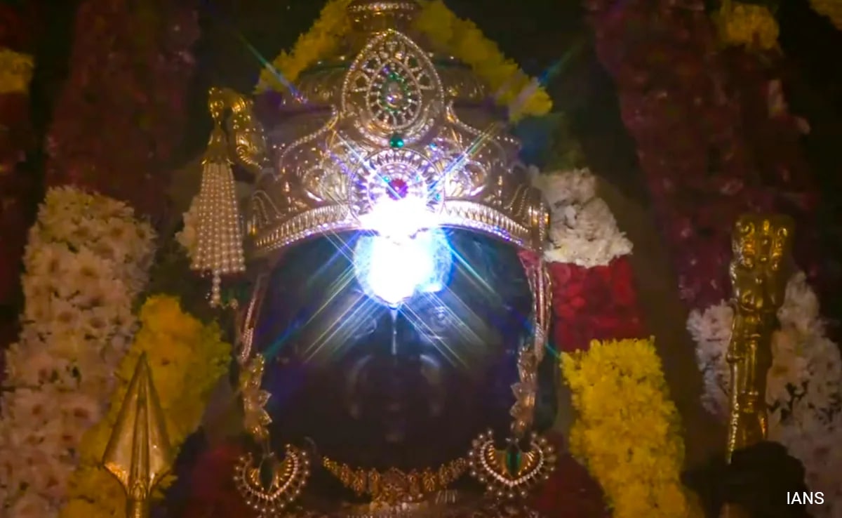 Ram Navami LIVE: रामनवमी पर अयोध्‍या में रामलला का सूर्य तिलक, ललाट पर जगमगाईं किरणें, देखें वीडियो