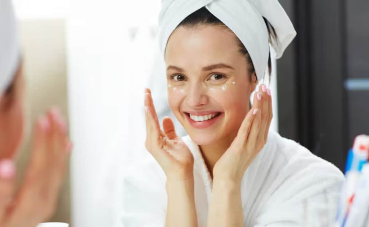 3-Step Night Skincare Routine For Glowing Skin, According To A Dermatologist