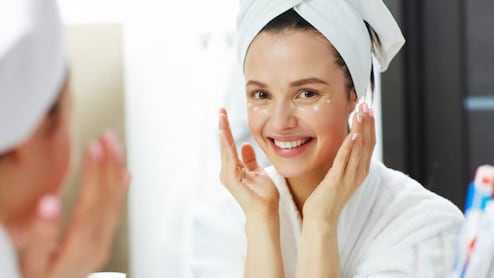 3-Step Night Skincare Routine For Glowing Skin, According To A Dermatologist