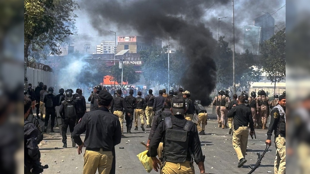 Nine Killed As Protesters Try To Storm US Consulate In Pakistan's Karachi city