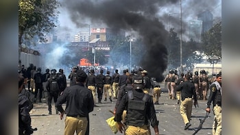 Nine Killed As Protesters Try To Storm US Consulate In Pakistan's Karachi city