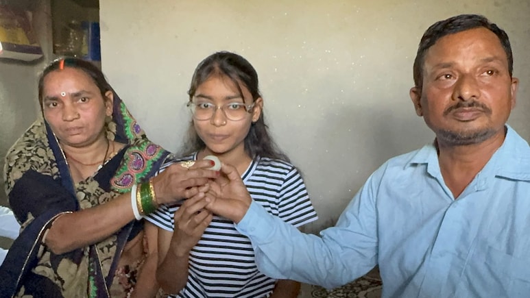 Bihar Board result 2026 : परचून की दुकान चलाने वाले की बेटी सपना बनी इंटर विज्ञान की सेकंड बिहार टॉपर