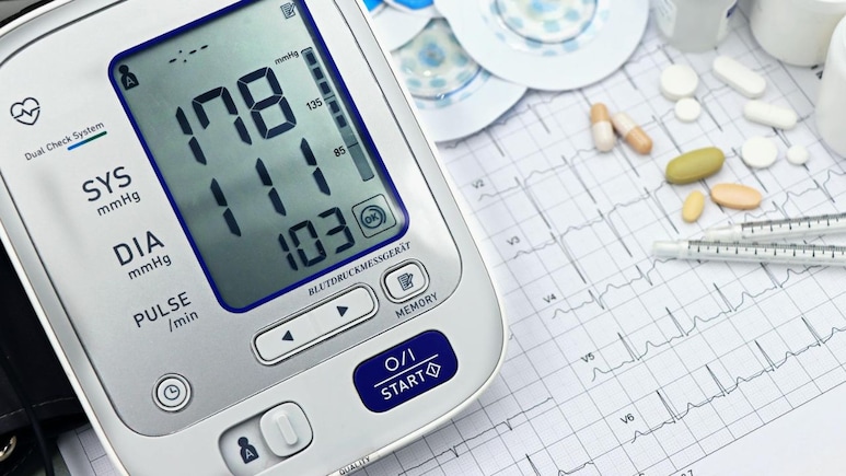 फिट रहने के लिए BP पर नजर रखना है जरूरी, पर कैसे करें चैक? ये मशीनें आज ही मंगवाएं&nbsp;