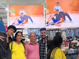 पहली बार पोस्टर पर दिखा बेटा, देखकर नहीं रहा माता-पिता की खुशी का ठिकाना, फिर जो हुआ, Video भावुक कर देगा