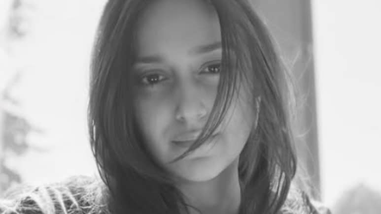 Ileana D'Cruz's Mother's Diary: A Grayscale Selfie During 3-Second Break from Baby Feeding