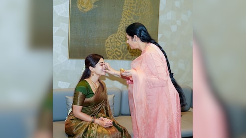 नेशनल क्रश से लेकर नई सुहागन तक, रश्मिका ने रॉयल हरी कांजीवरम साड़ी में चुराया सबका दिल