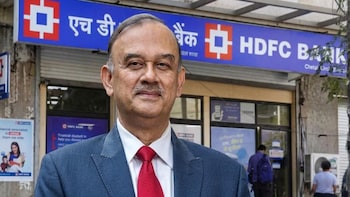 HDFC Bank Appoints External Law Firms To Probe Atanu Chakraborty's Exit