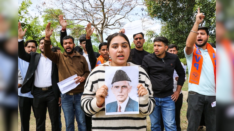 जिन्ना को सिलेबस से हटाया तो सावरकर को भी हटाओ-कांग्रेस, बढ़ता जा रहा जम्मू यूनिवर्सिटी का विवाद