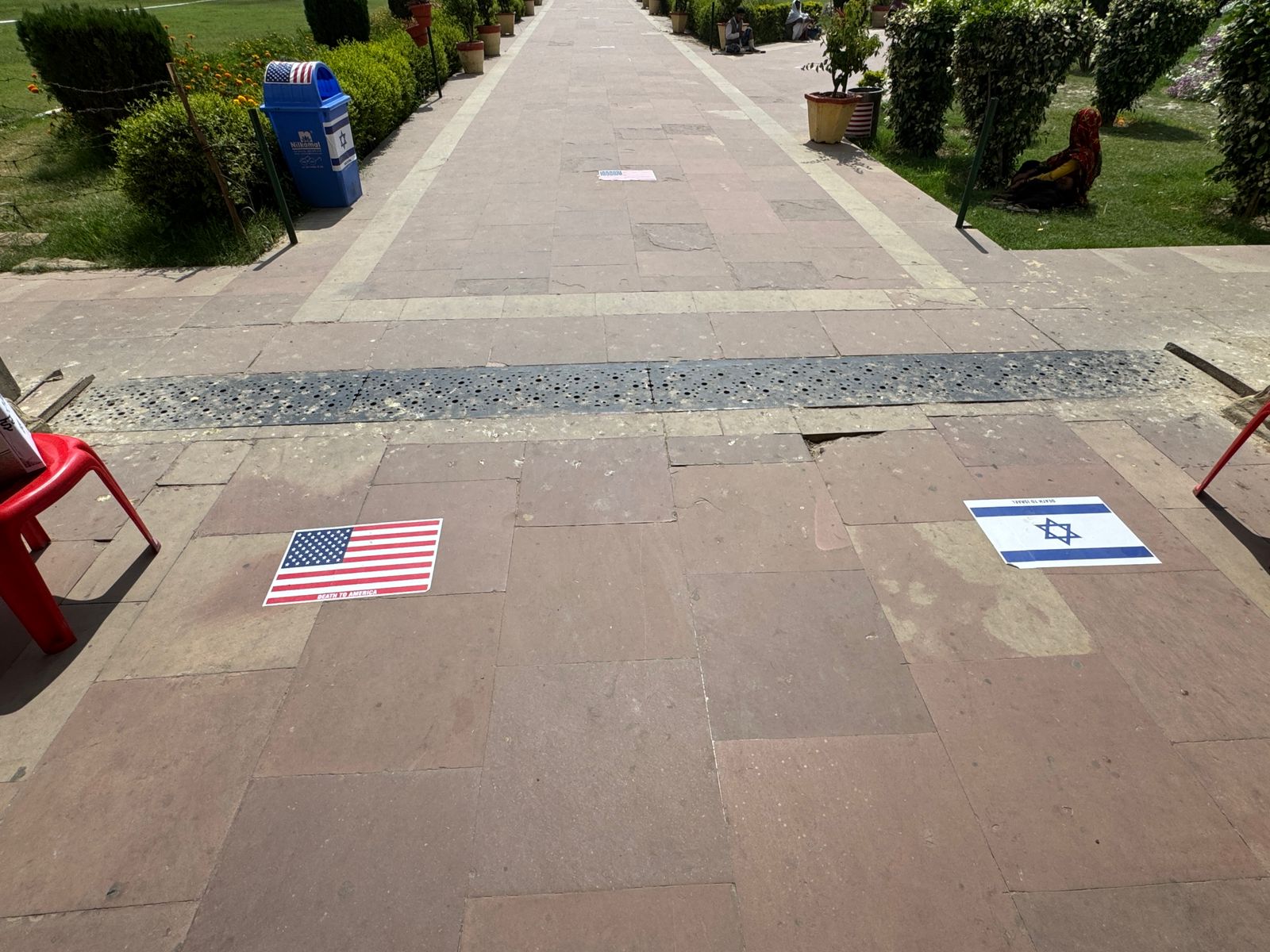 VIDEO: ईद तभी मनाएंगे जब नेतन्याहू का भी वही हश्र हो... लखनऊ में मुस्लिमों ने अमेरिका-इजरायल पर निकाला गुस्सा