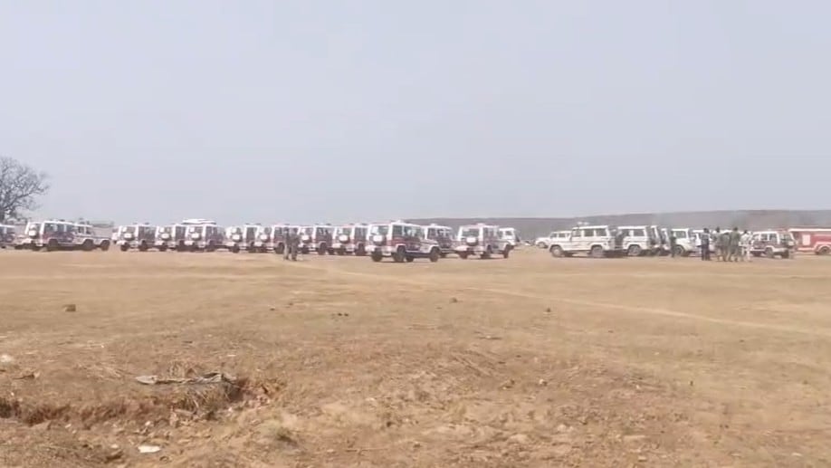 भारी संख्या में पुलिस बल तैनात