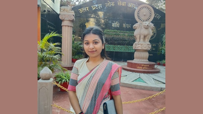 UPPSC Result: मुरादाबाद की दीक्षा अग्रवाल ने बिना कोचिंग पास की परीक्षा, पूरे राज्य में 15वीं रैंक
