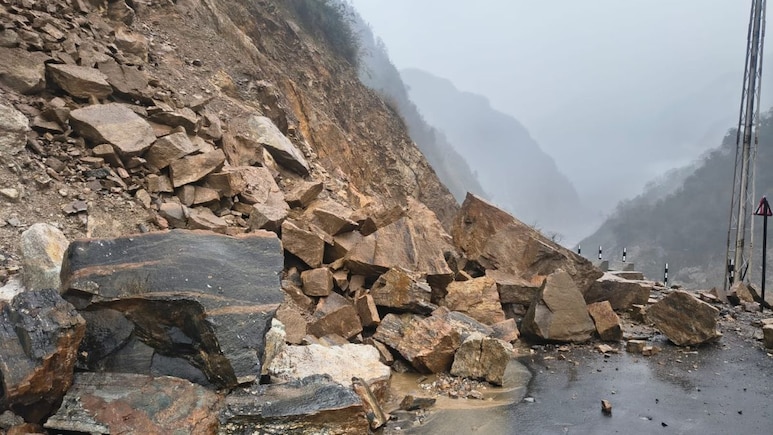 Nearly 200 Tourists Stranded In Chungthang After Landslides Hit North Sikkim