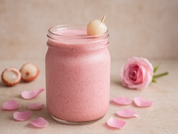 Litchi-Rose Smoothie: गर्मी में ट्राई करें ये नई रेसिपी, बनाएं ठंडी-ठंडी 'लीची रोज स्मूदी'