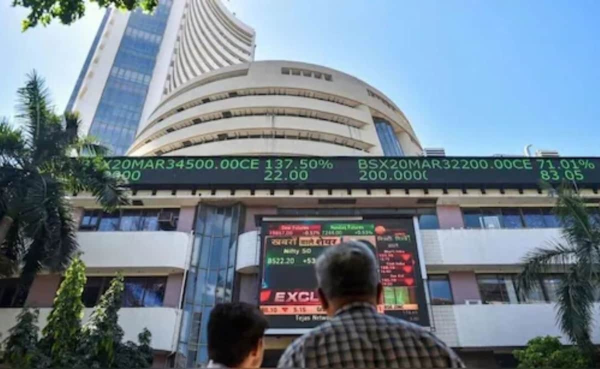Stock Market LIVE Updates, Sensex Today: Sensex Jumps 900 Points, Nifty Up 300 As Oil Prices Drop