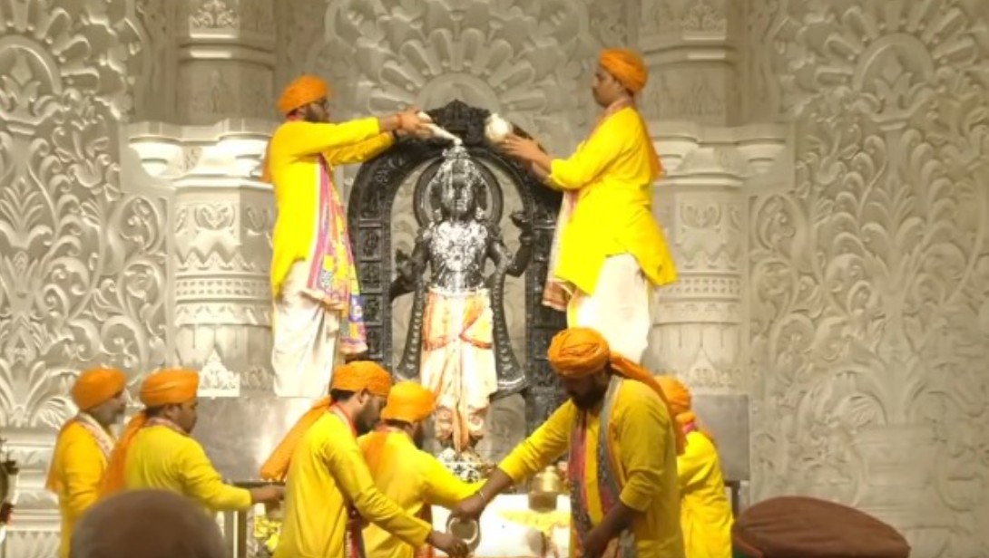 अयोध्या Live: रामनवमी पर रामलला का भव्य सूर्यतिलक, ललाट पर सूर्य की प्रखर किरणें जगमगाईं, देखें वीडियो