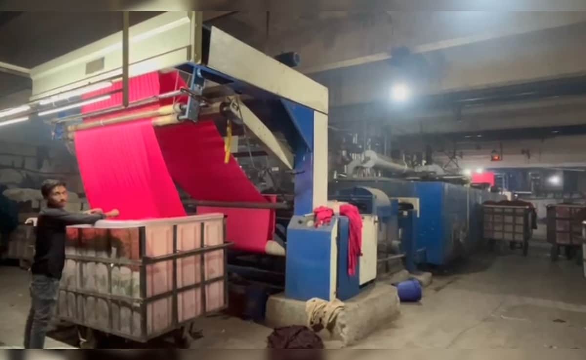 ईरान युद्ध की आंच सूरत के टेक्सटाइल उद्योग तक, यार्न-जरी भी महंगी, बढ़ती लागत से कंपनियों पर बंदी का खतरा