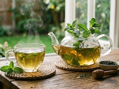 Nutritionist Shares 6 Foods That Can Help Manage PCOS Symptoms