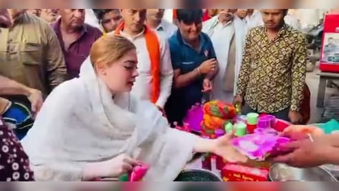 Rajasthan: ब्रज की होली में दिखा विधायक का अनोखा अंदाज, बिना VIP प्रोटोकॉल बाजार में खरीदारी करती दिखीं नौक्षम चौधरी