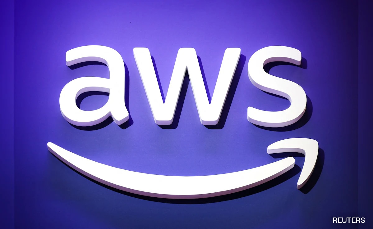 Amazon's Cloud Unit Reports Fire After Objects Hit UAE Data Center