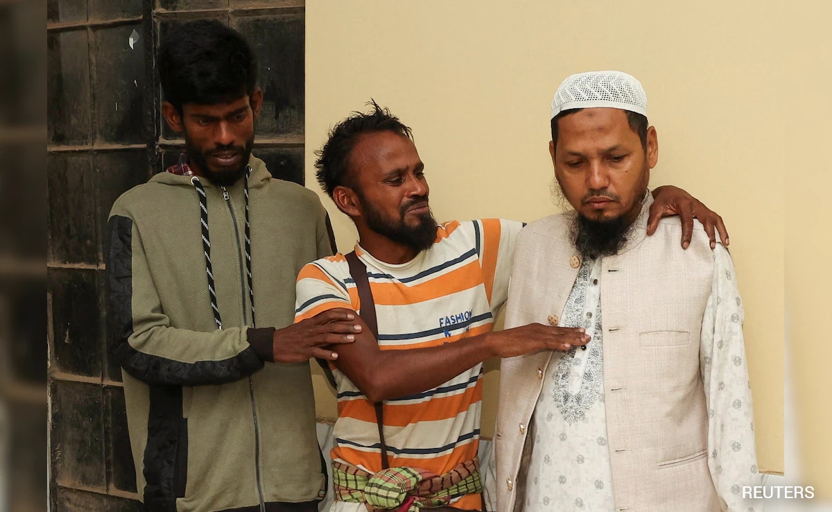 24 Dead In Bangladesh After Bus Plunges Into River While Boarding Ferry