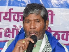 चाचा-भतीजे की लड़ाई खत्म? चिराग पासवान के पैर छूने पर पशुपति पारस का आया बड़ा बयान